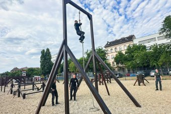 Droglabor felrobbanását is szimulálták a székelyudvarhelyi rendőrök a budapesti szakmai versenyen