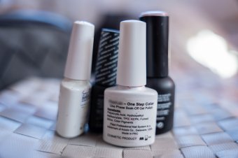 Szeptembertől nem árusíthatnak TPO-t tartalmazó szépségápolási termékeket