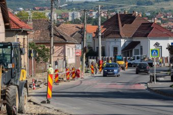 Új szakasz nyílik meg, de maradnak útlezárások Székelyudvarhelyen