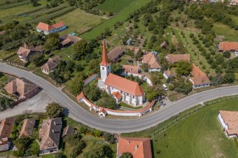 Sok értéket őriz Rugonfalva kincsesládája | Templomtúra