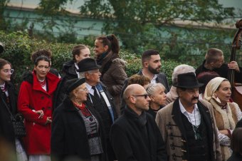Udvarhelyszék közösségei együtt, népviseletbe öltözve ünnepeltek