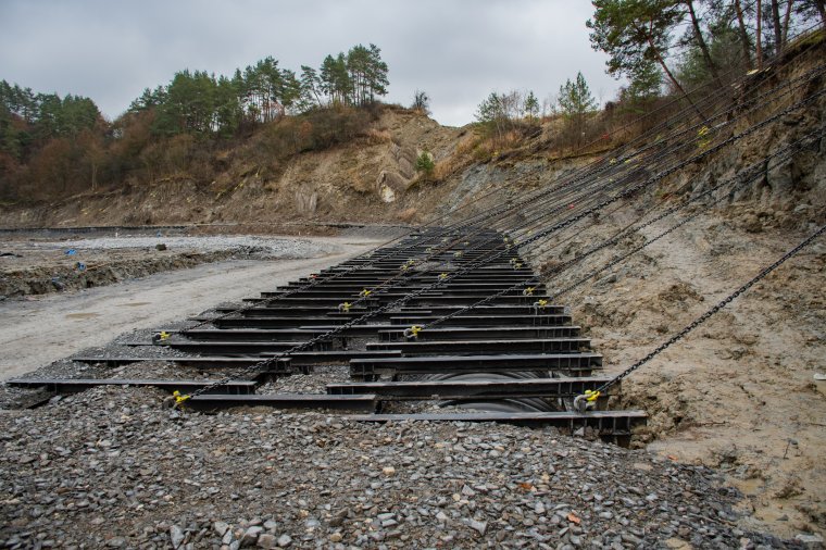 Újabb terepszemle a parajdi sóbányánál, ezúttal már fenyegető környezetben