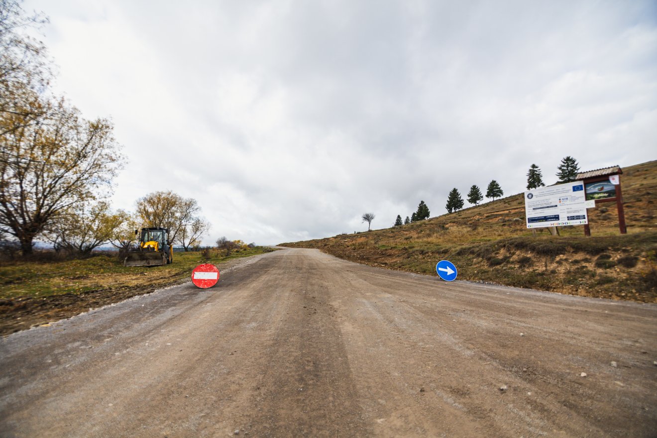 Lezárták az utat a munkálatok idejére Kápolnásfalu és Szénhomoród pataka között