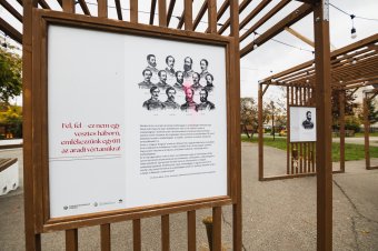 Festékkel rongálták meg az aradi vértanúk arcképeit Székelyudvarhelyen