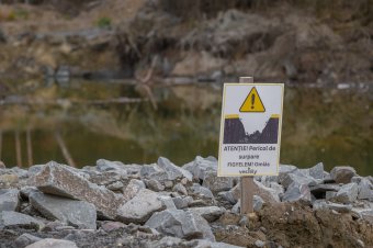 Eltelt egy újabb hónap, ismét meghosszabbították a vészhelyzetet Parajdon