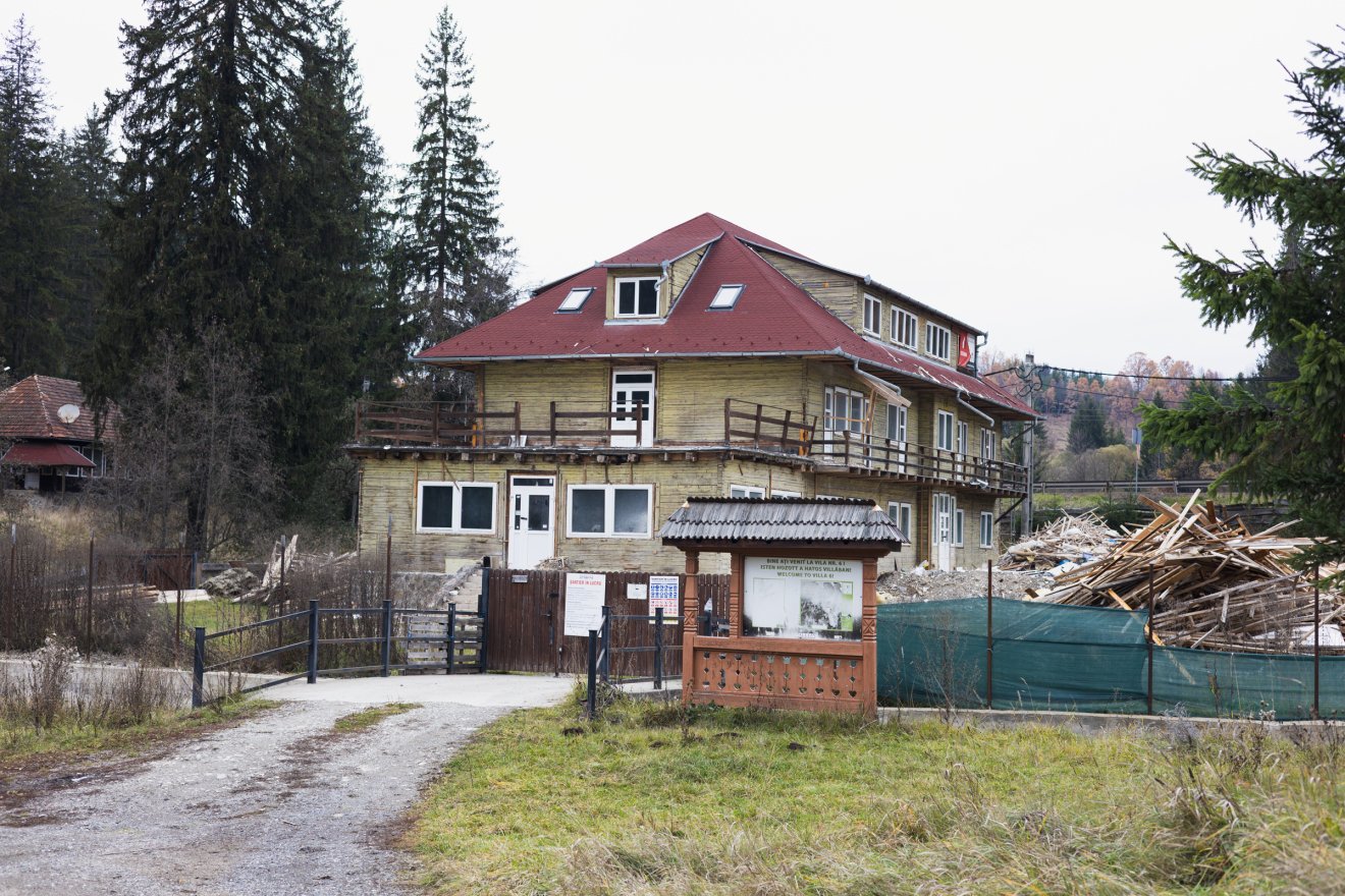 Miért szünetel a homoródfürdői Hatos villa felújítása?