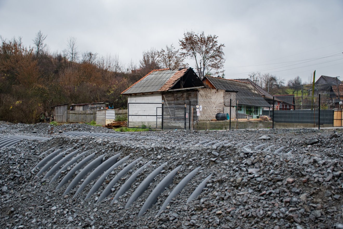 Újabb terepszemle a parajdi sóbányánál, ezúttal már fenyegető környezetben