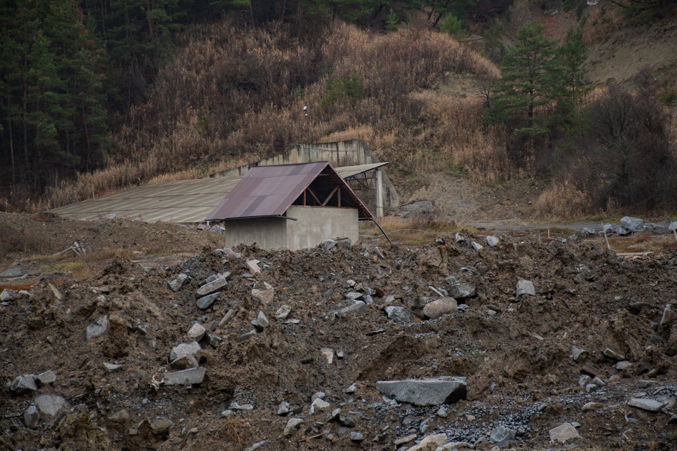 Újabb terepszemle a parajdi sóbányánál, ezúttal már fenyegető környezetben