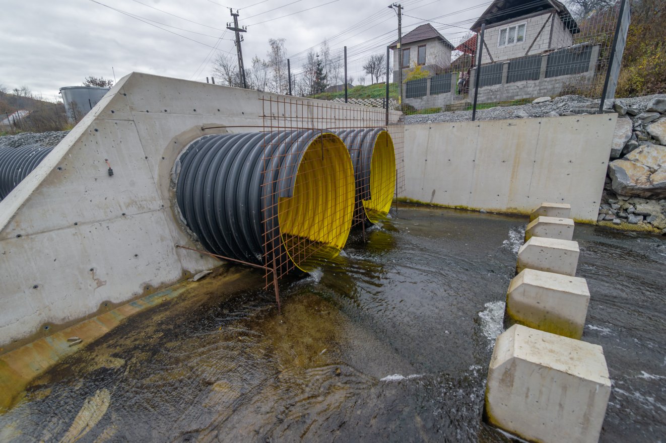 Lángra lobbanó gázok, elbontott gátak és át nem vett munka a beszakadt parajdi sóbányánál – videóval