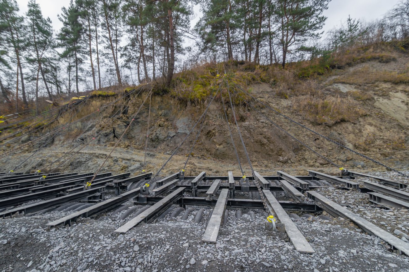 Lángra lobbanó gázok, elbontott gátak és át nem vett munka a beszakadt parajdi sóbányánál – videóval