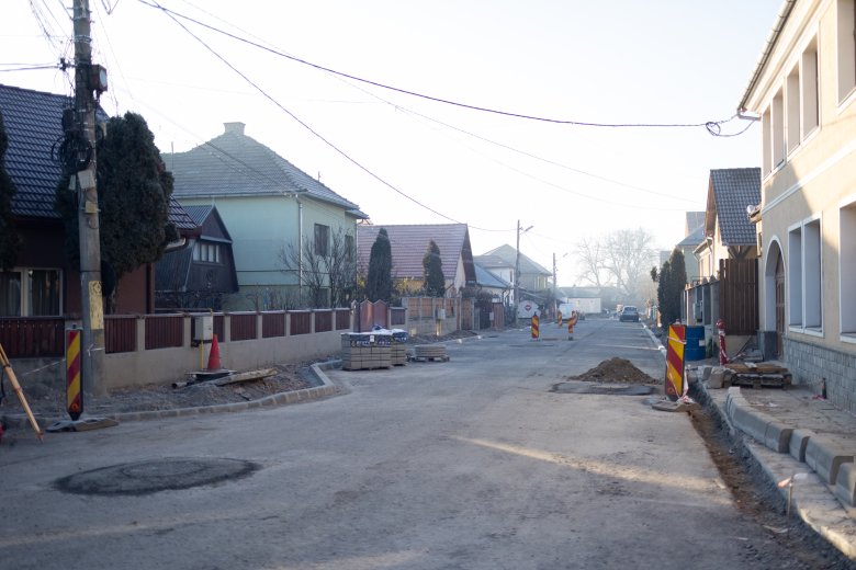 Sár helyett aszfalton közlekedhetnek két székelyudvarhelyi utca lakói