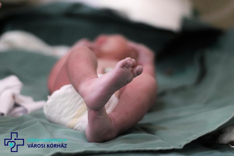 Kisfiú az újév első babája Székelyudvarhelyen