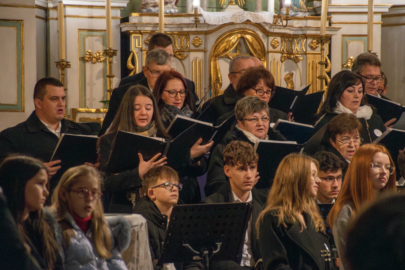 &bullet;  Fotó: László Ildikó