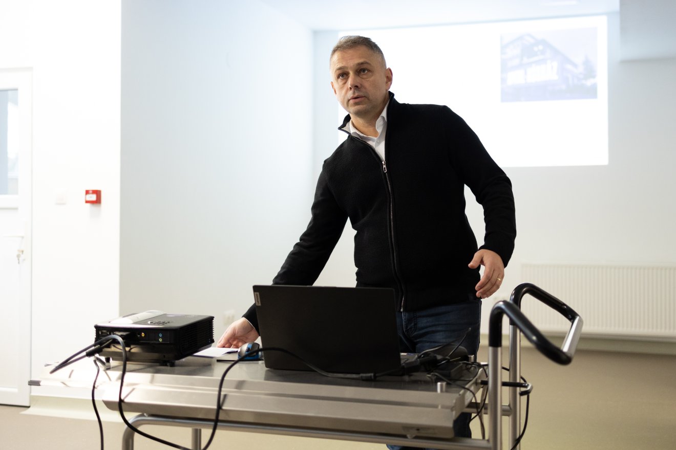 &bullet;  Fotó: Olti Angyalka