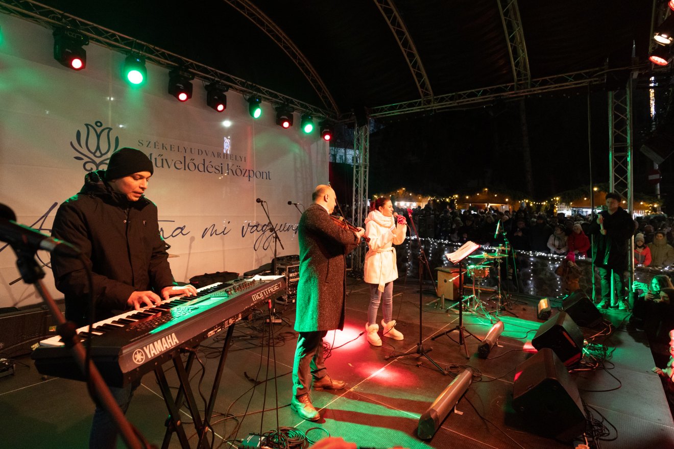 &bullet;  Fotó: Olti Angyalka