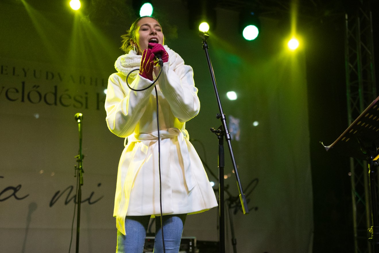 &bullet;  Fotó: Olti Angyalka