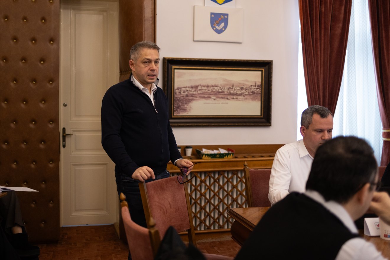 Mintegy 460 ezer lejt kell behajtson a kórház