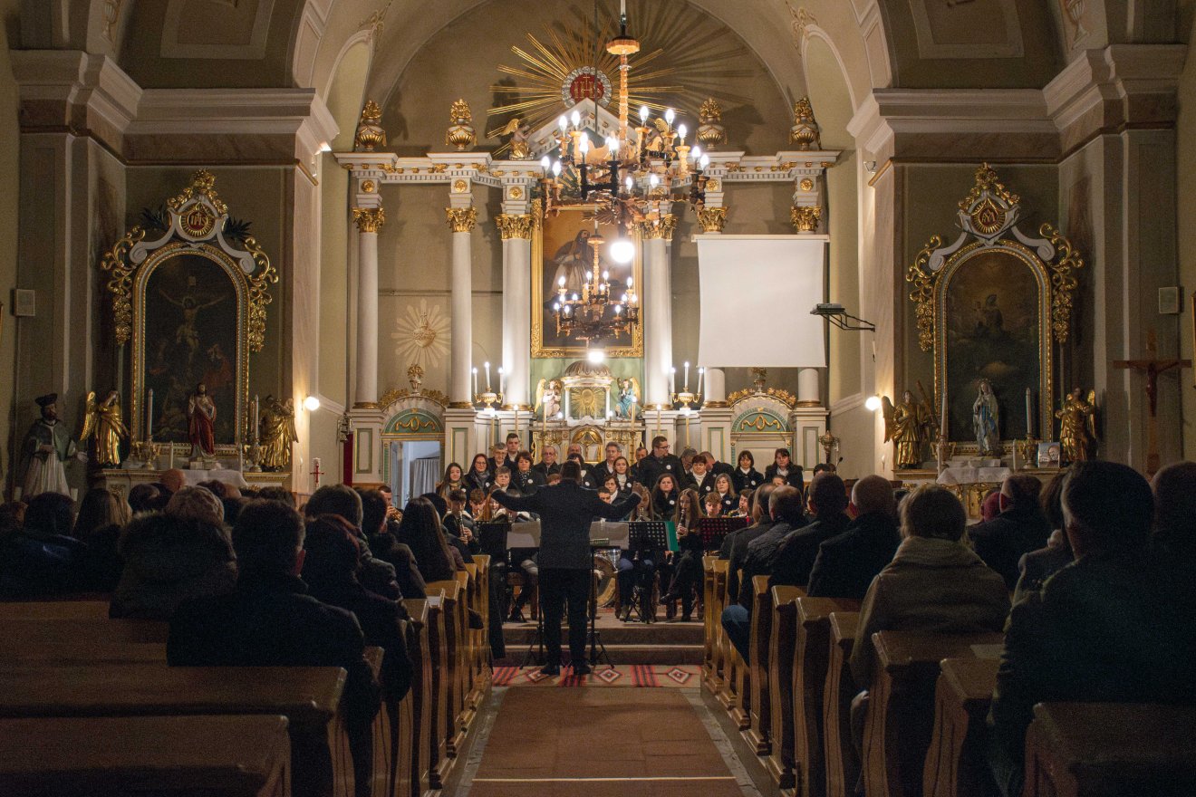 Visszaidézni a dió és az alma örömét – karácsonyra hangolódtak Farkaslakán