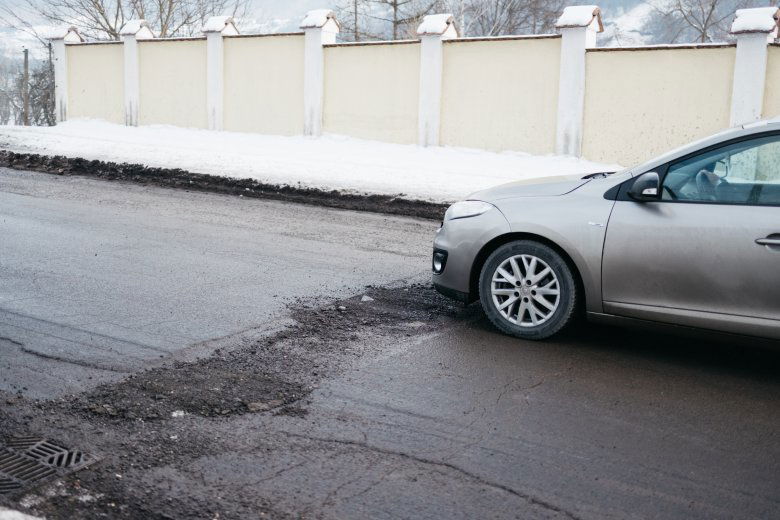 Ideiglenes megoldásokkal kezelik az Orbán Balázs utcai kátyúproblémát Székelyudvarhelyen