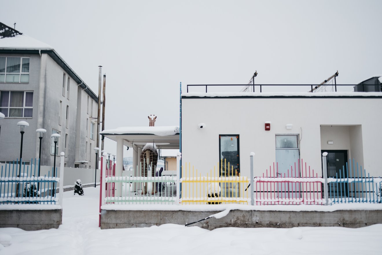 Kívülről már szép a bölcsőde, de bent még zajlik a munka &bullet;  Fotó: Olti Angyalka