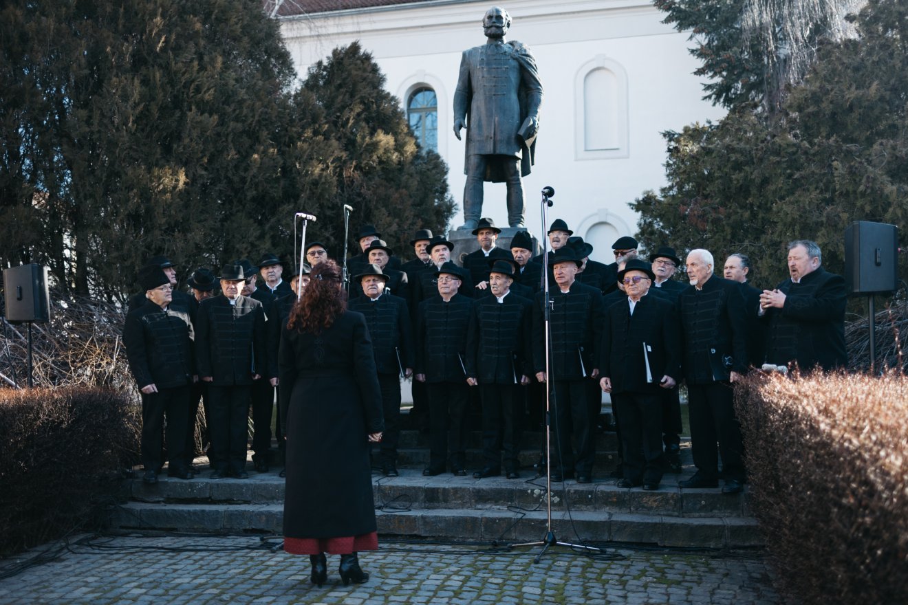 &bullet;  Fotó: Olti Angyalka