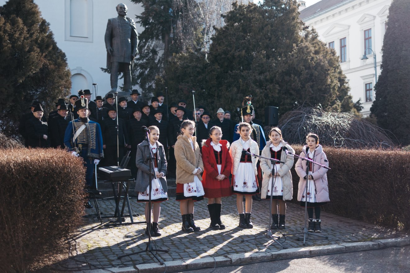 &bullet;  Fotó: Olti Angyalka