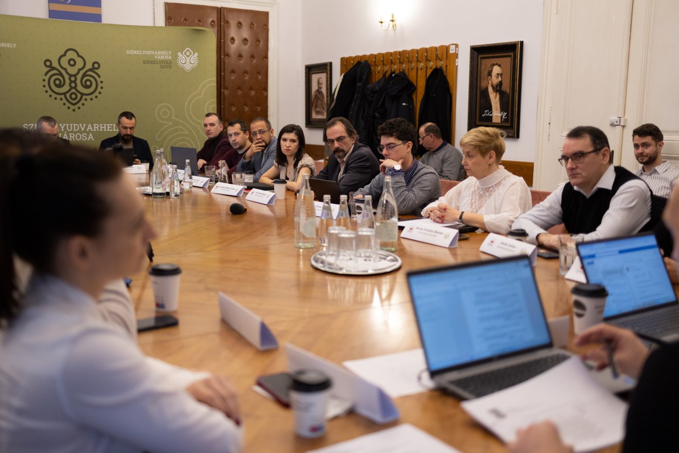 &bullet;  Fotó: Olti Angyalka