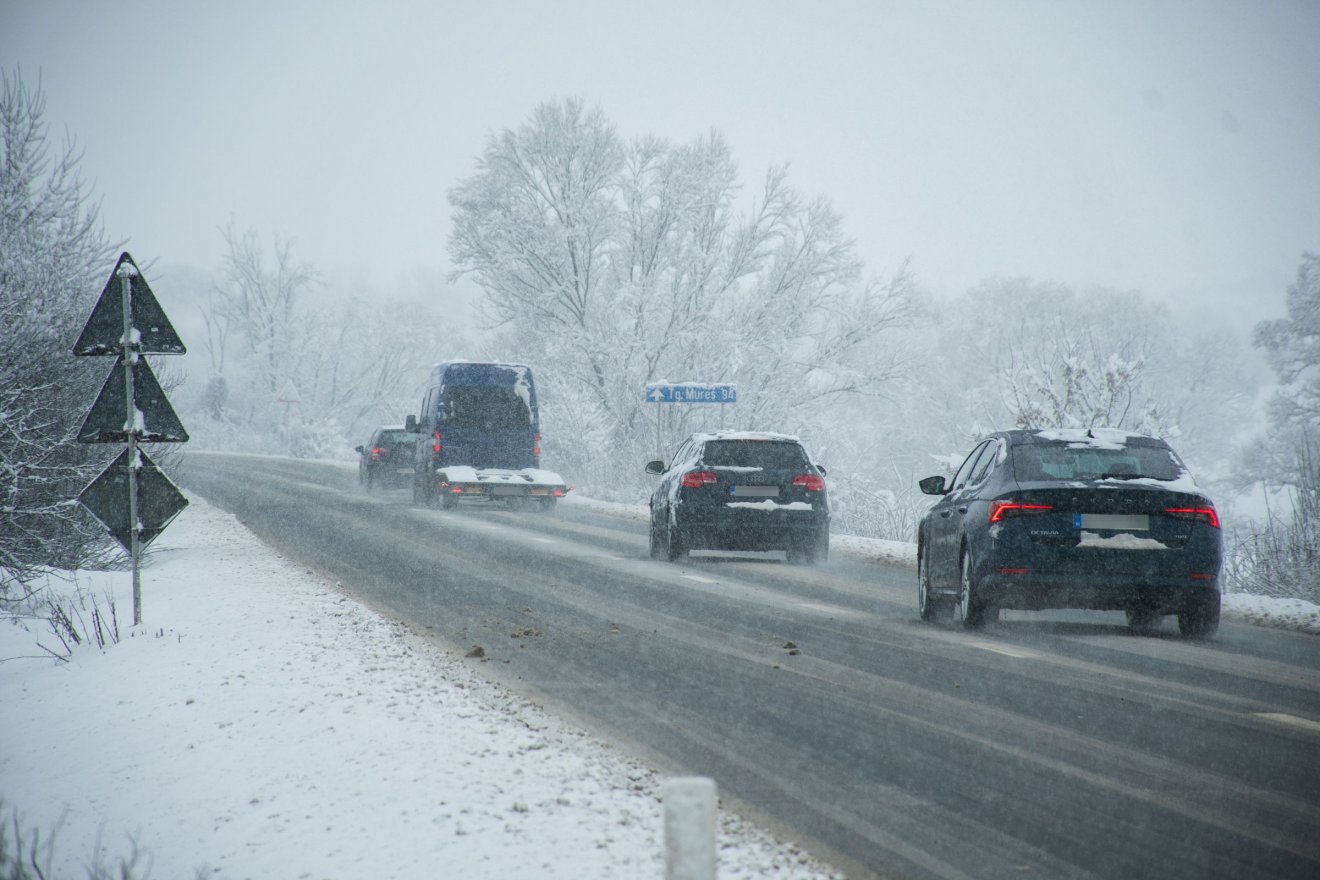Hargita megyében nem okozott fennakadásokat a keddi és szerdai havazás, utakat sem kellett lezárni a hóhelyzet miatt &bullet;  Fotó: László Ildikó