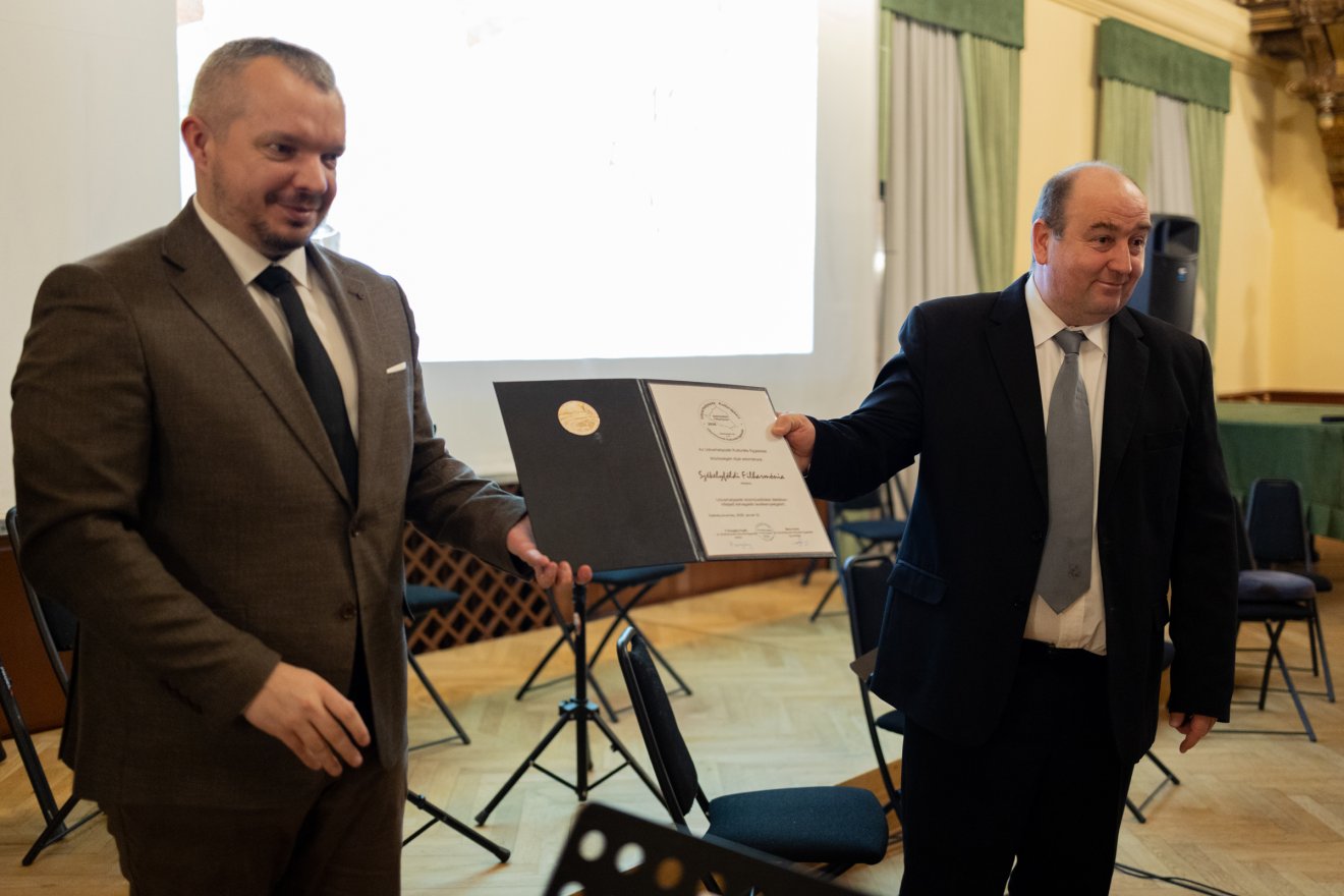 &bullet;  Fotó: Olti Angyalka