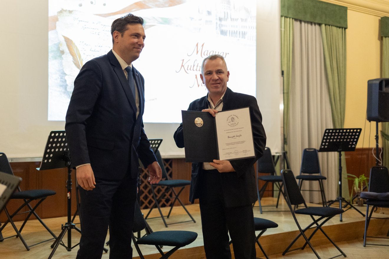 &bullet;  Fotó: Olti Angyalka