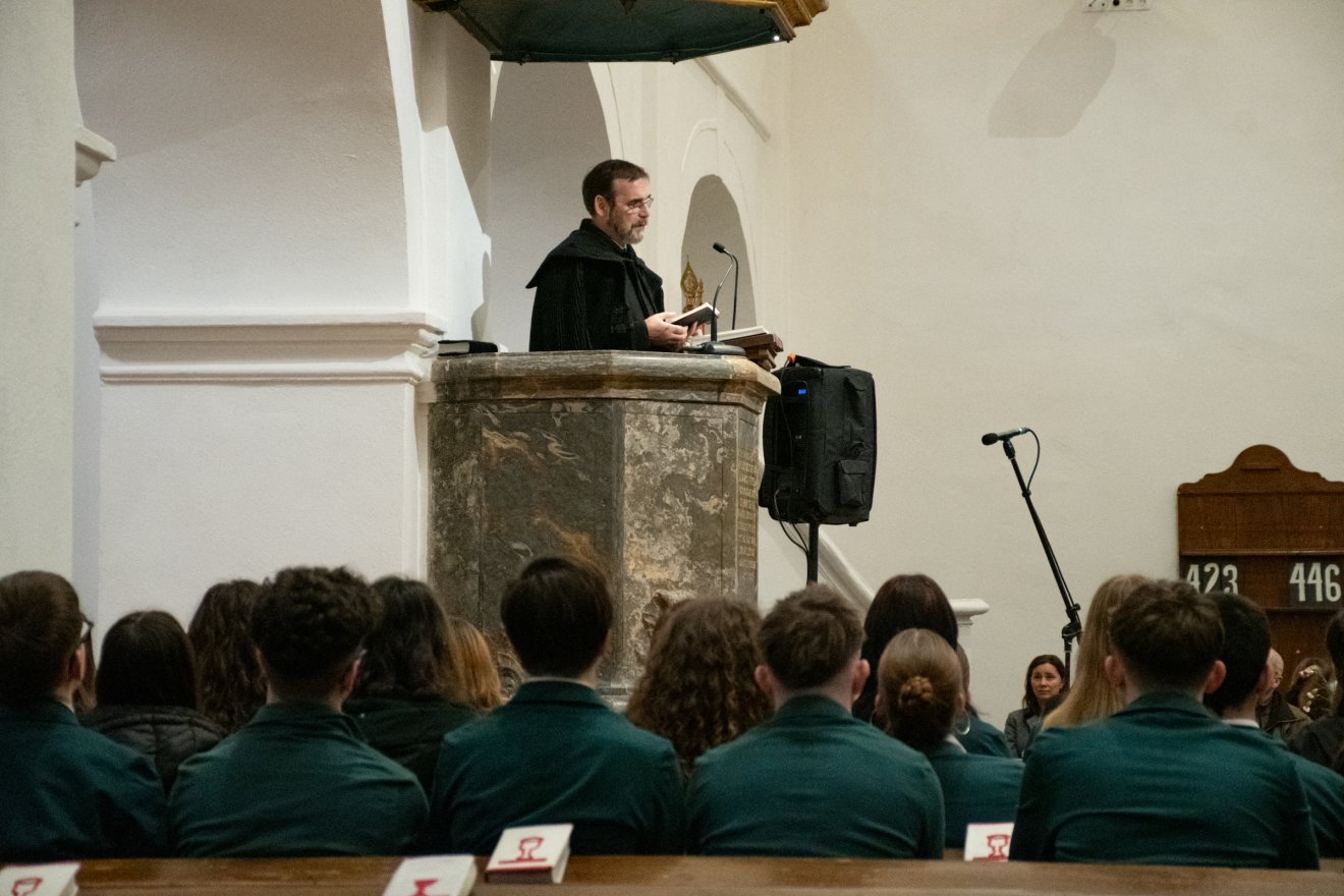 A Biblia és mesterséges intelligencia találkozása a református kollégiumok vetélkedőjén