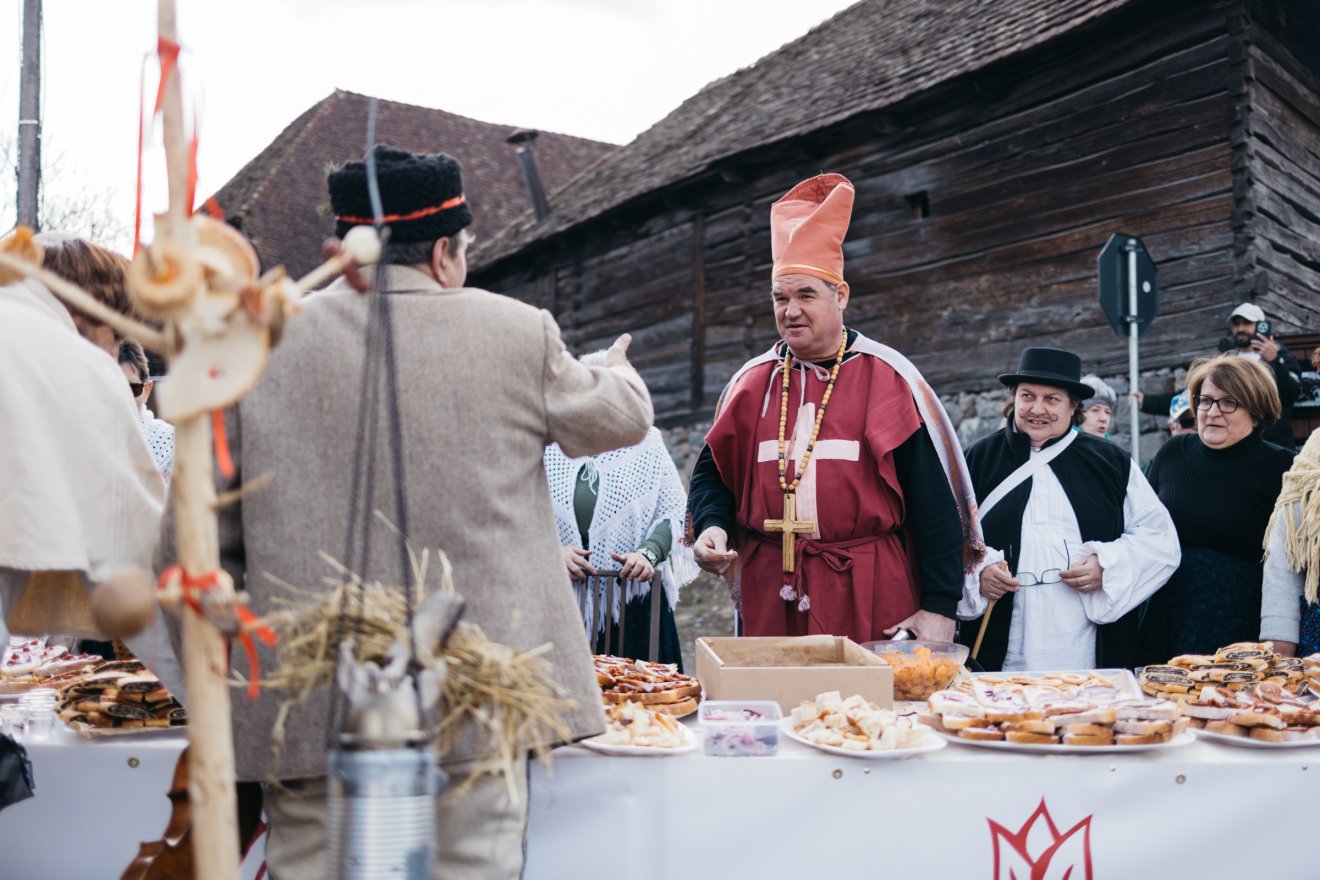 Megfordult a világ egy napra Alsósófalván