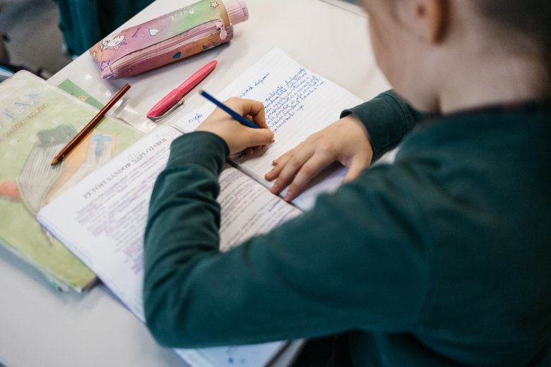 Otthonoktatás miatt emeltek vádat egy Bihar megyei házaspár ellen