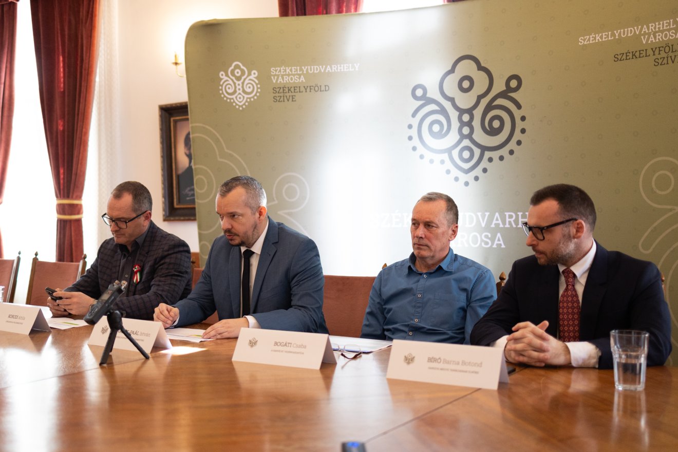 &bullet;  Fotó: Olti Angyalka