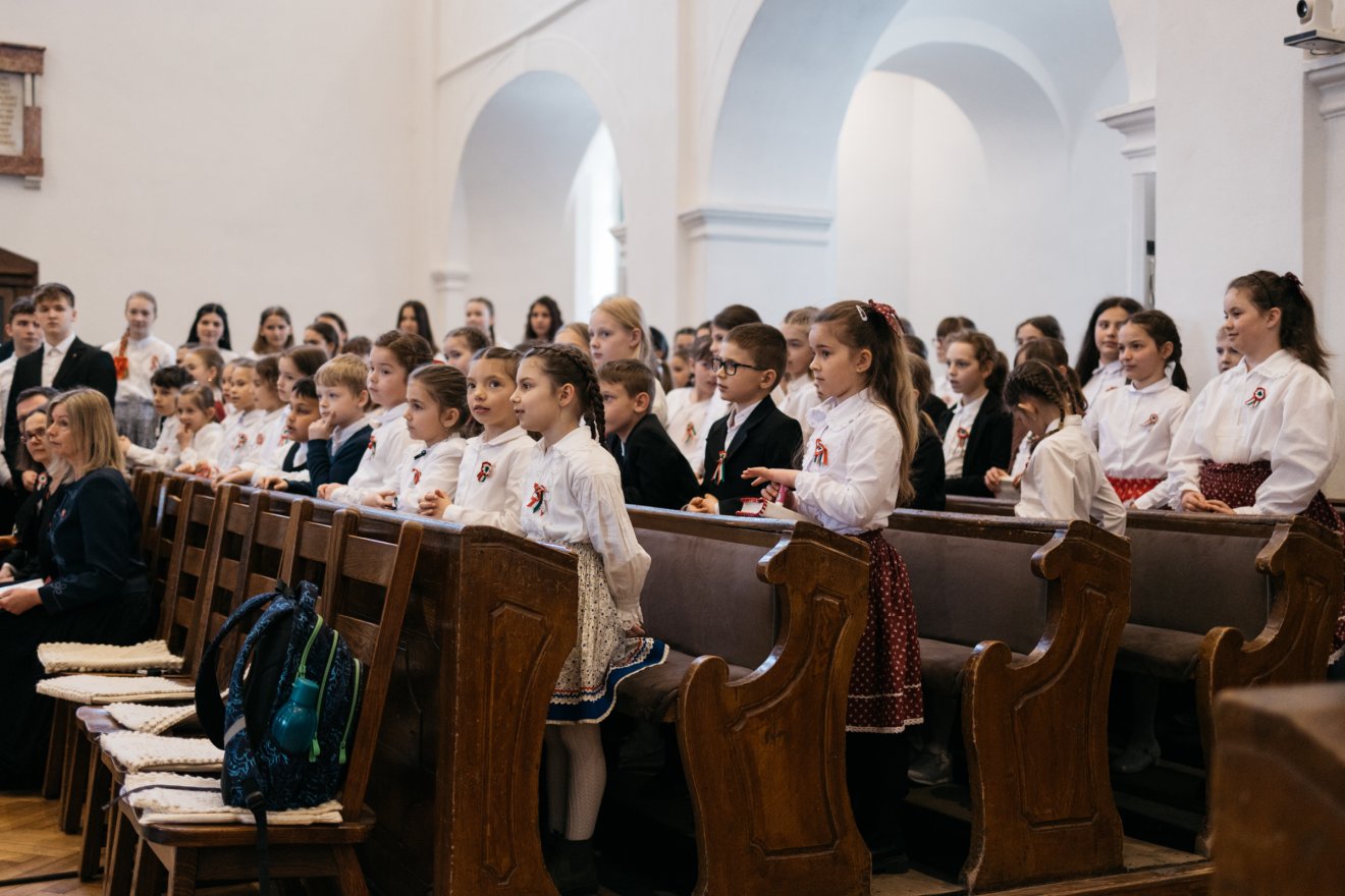 &bullet;  Fotó: Olti Angyalka