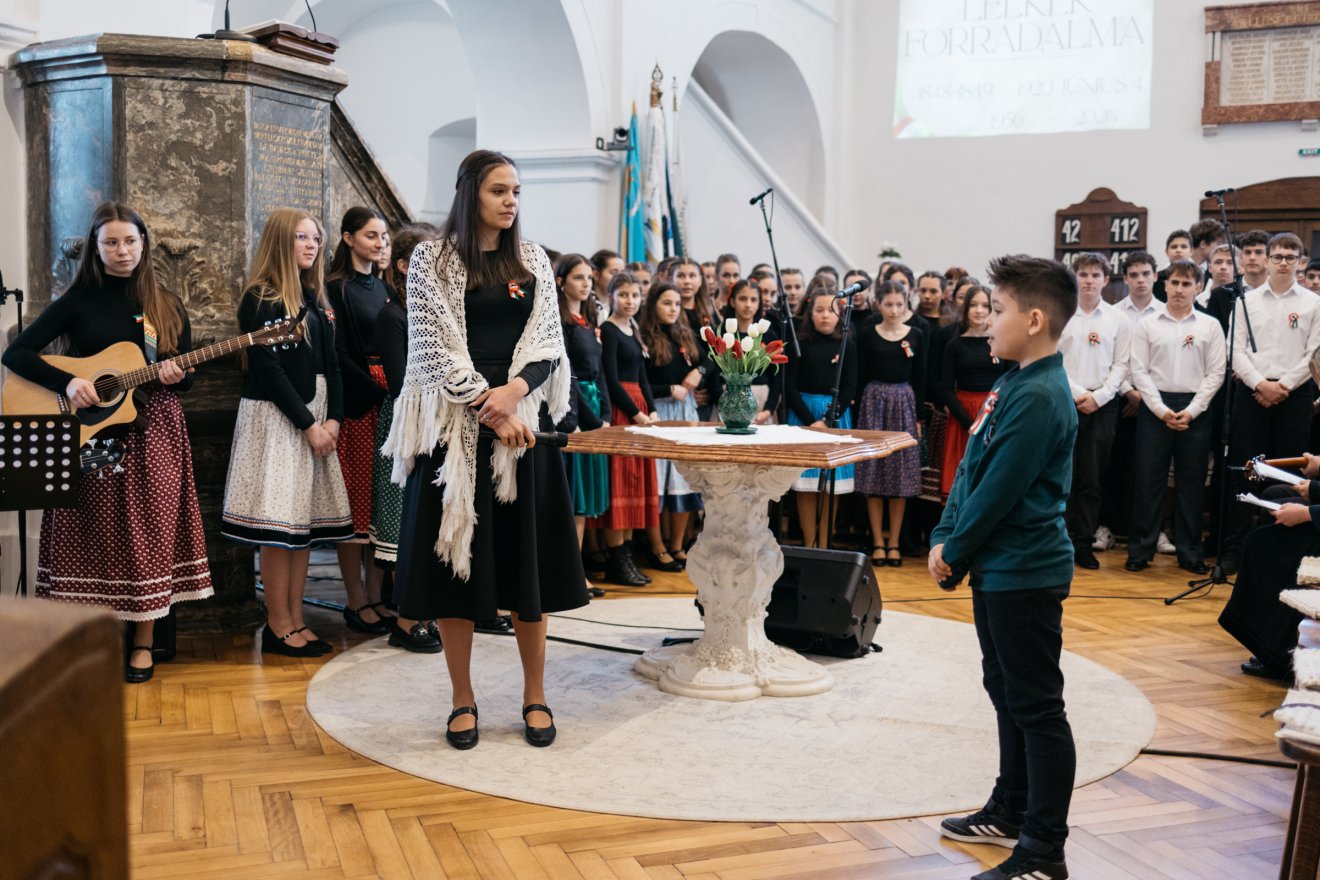 &bullet;  Fotó: Olti Angyalka