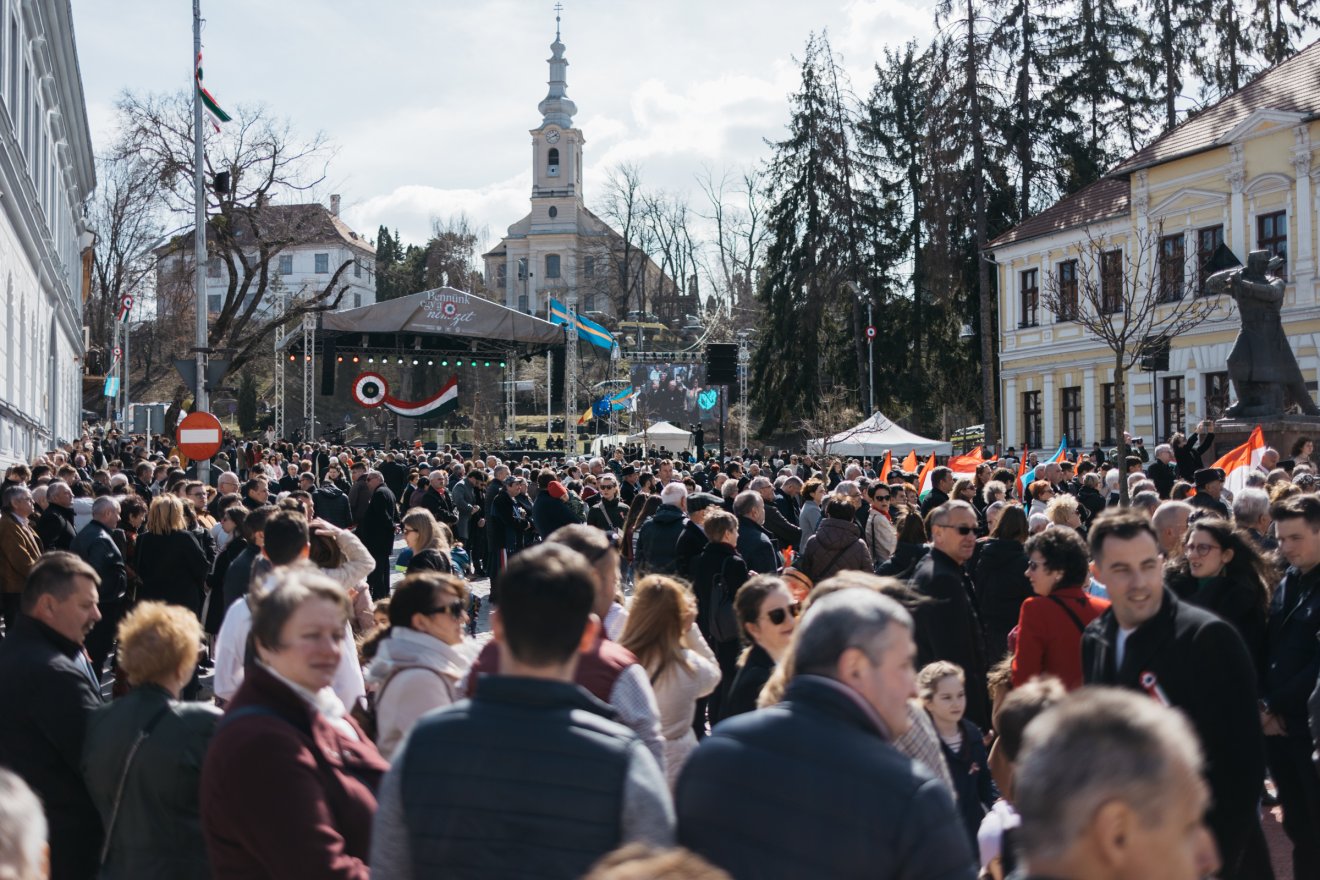 &bullet;  Fotó: Olti Angyalka