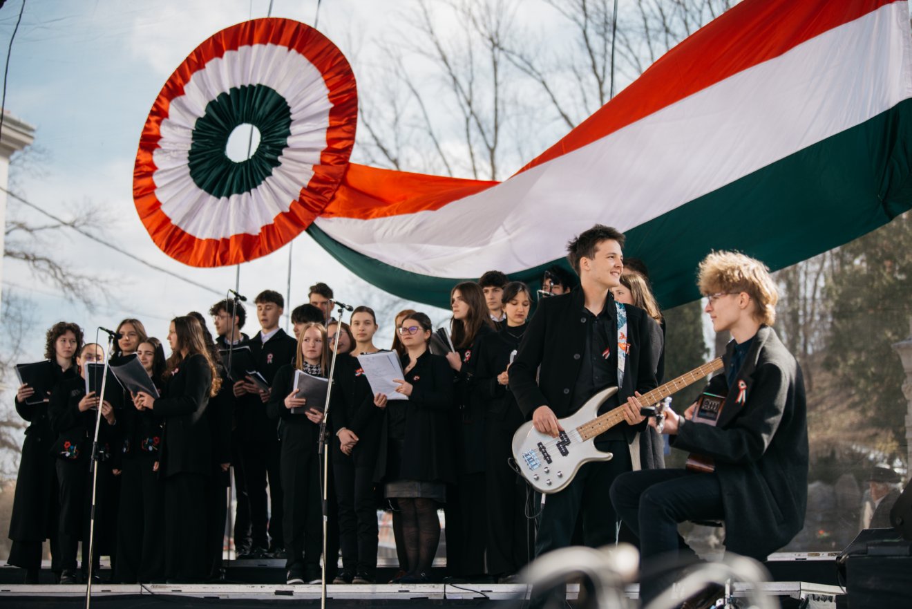 &bullet;  Fotó: Olti Angyalka