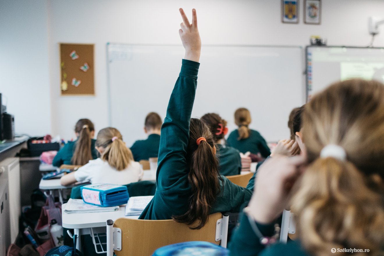 A rendszeres iskolai jelenlétet és a jó magaviseletet jutalmazná az RMDSZ törvényjavaslata &bullet;  Fotó: Olti Angyalka