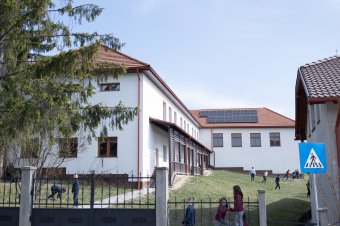 Felére csökkenhet az önkormányzat villanyszámlája Farkaslakán