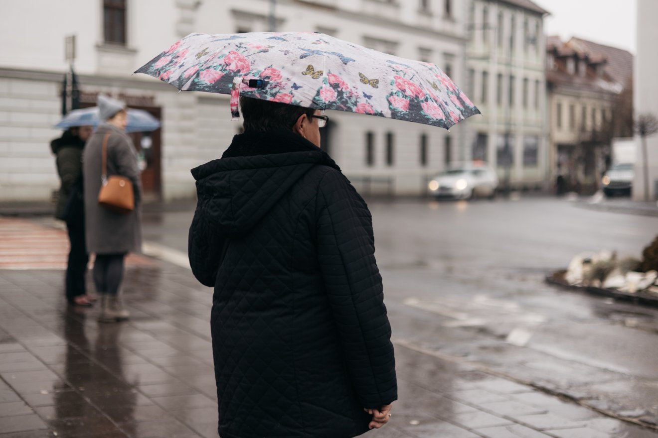 Széllel és esővel jön a lehűlés, a hegyekben havazás is várható
