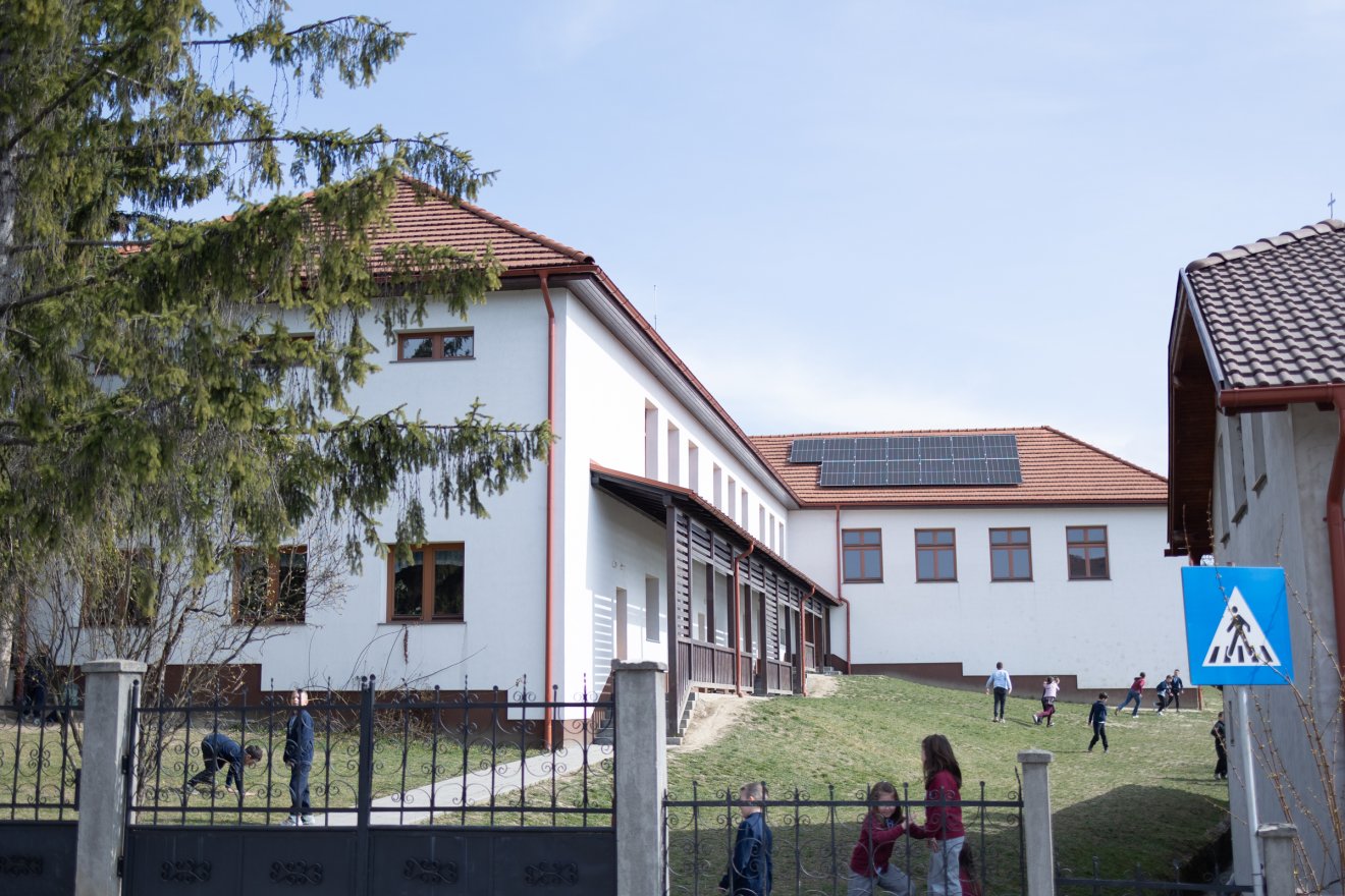 Felére csökkenhet az önkormányzat villanyszámlája Farkaslakán