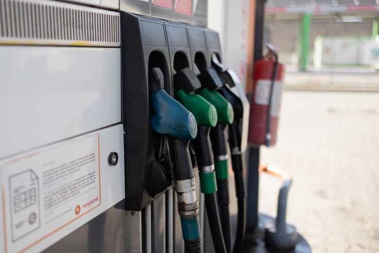 Tovább nőttek az üzemanyagárak, számos töltőállomáson újra 9 lej felett a gázolaj literenkénti ára