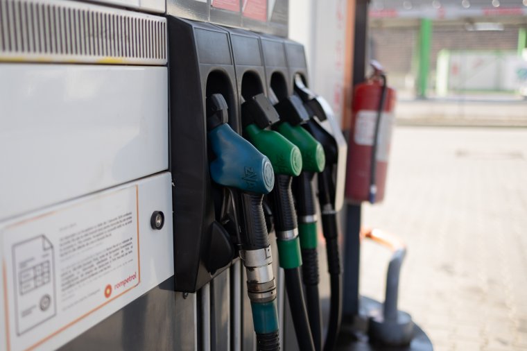 Tovább nőttek az üzemanyagárak, számos töltőállomáson újra 9 lej felett a gázolaj literenkénti ára