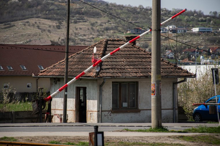 Lezárták a Vásártér utcai vasúti átkelőt Székelyudvarhelyen