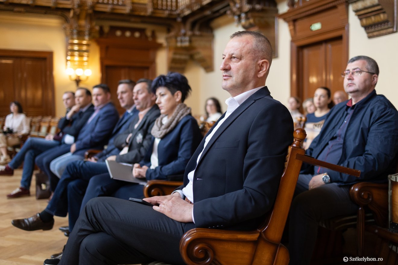Székelyudvarhelyen tartottak tájékoztatót a fiatalokra leselkedő veszélyekről &bullet;  Fotó: Olti Angyalka
