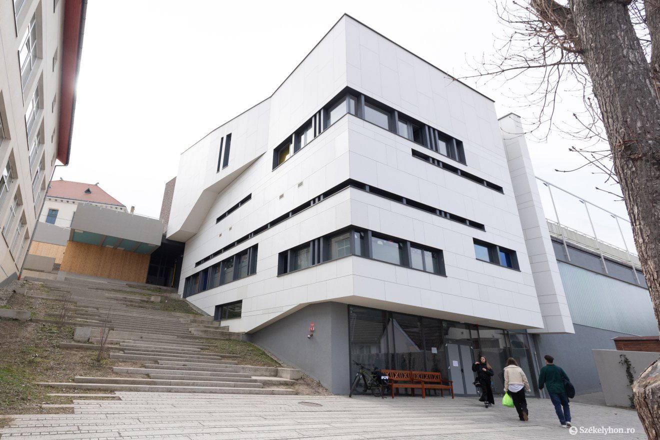 &bullet;  Fotó: Olti Angyalka