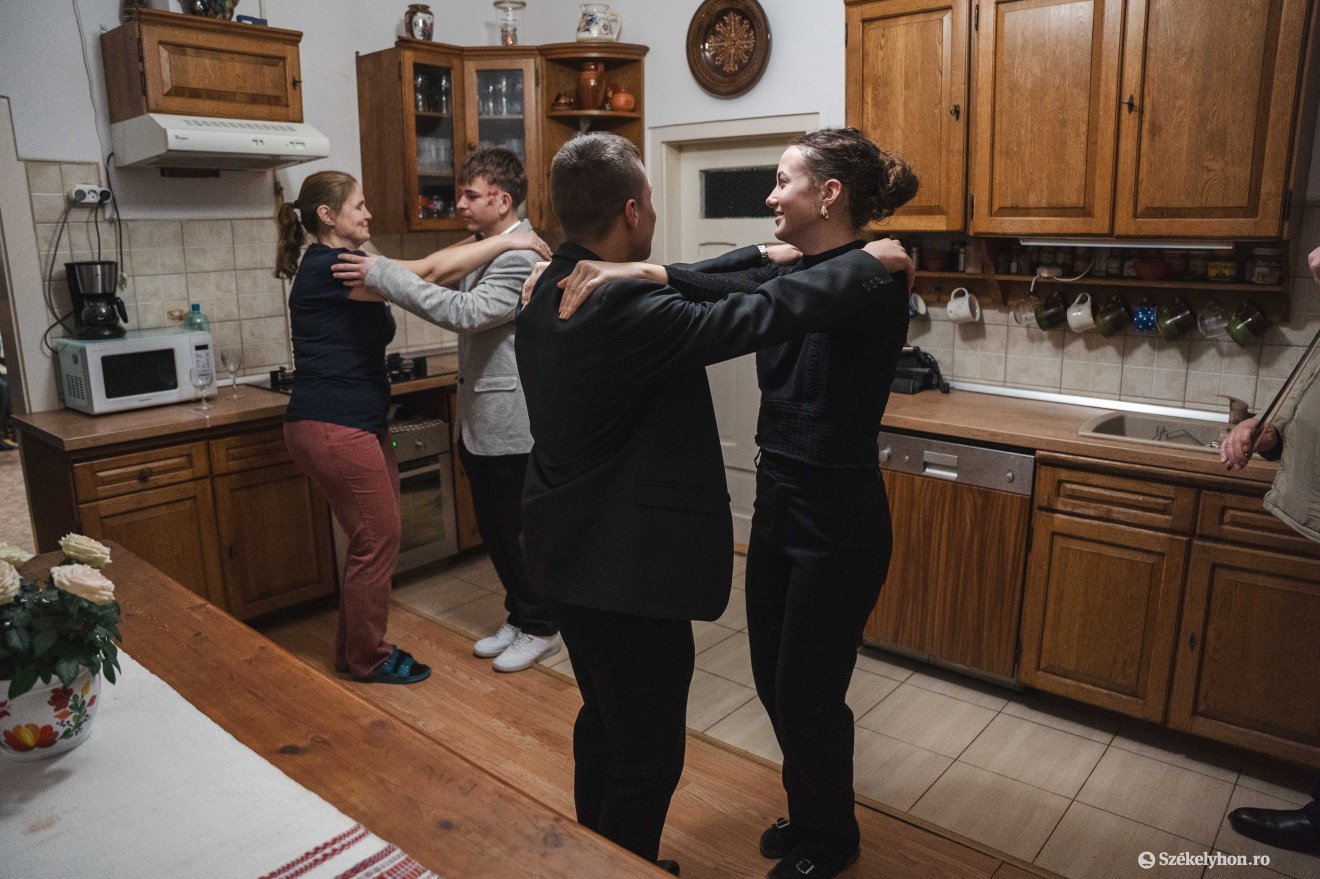 &bullet;  Fotó: László Ildikó