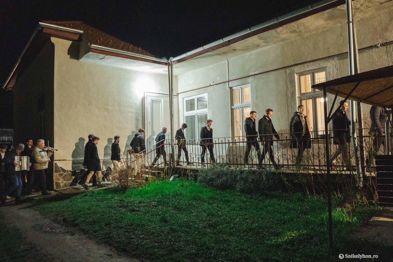 &bullet;  Fotó: László Ildikó