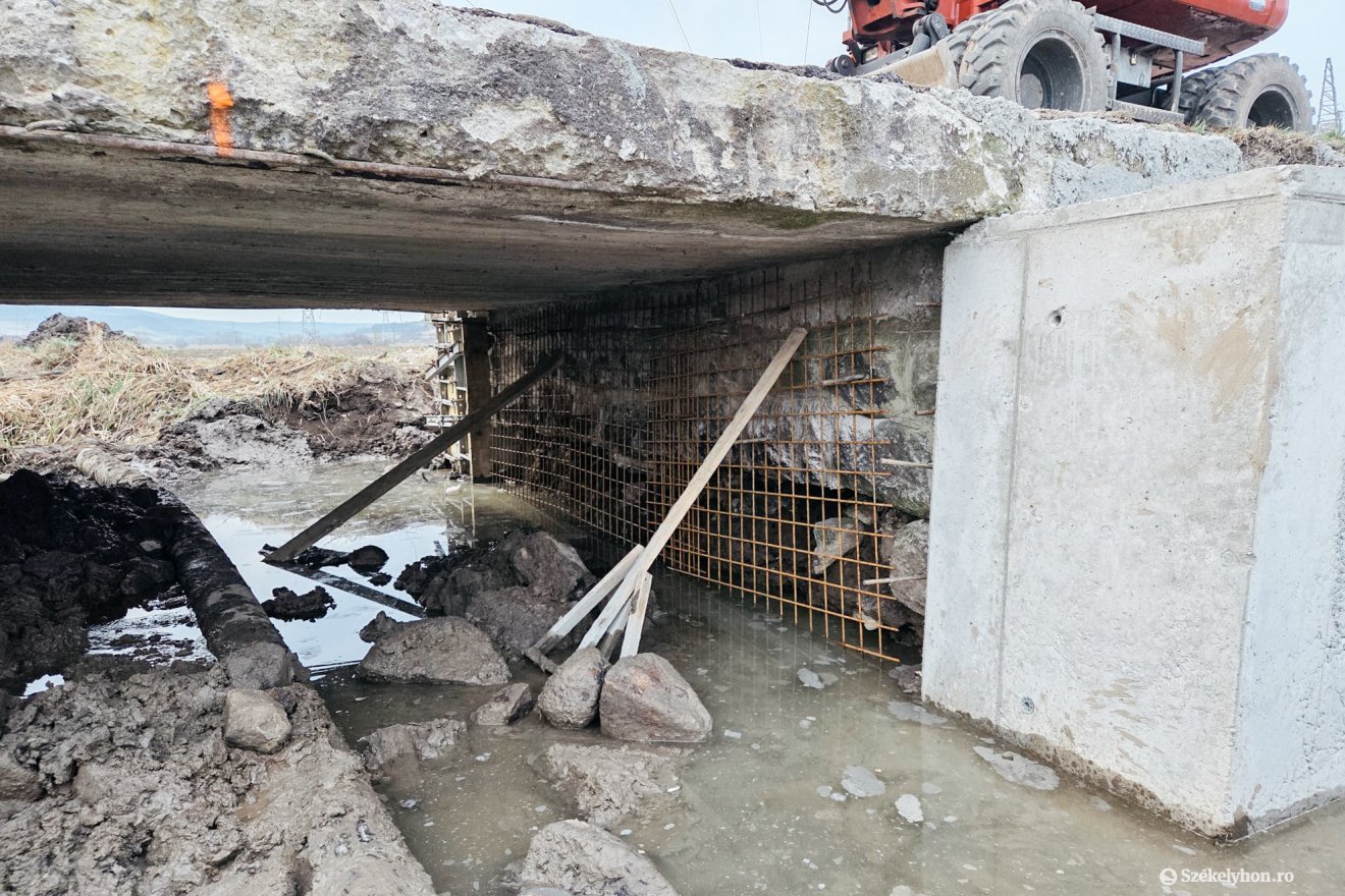Biztonságosabb, ha a munkálatok idején nem közlekednek a hidakon